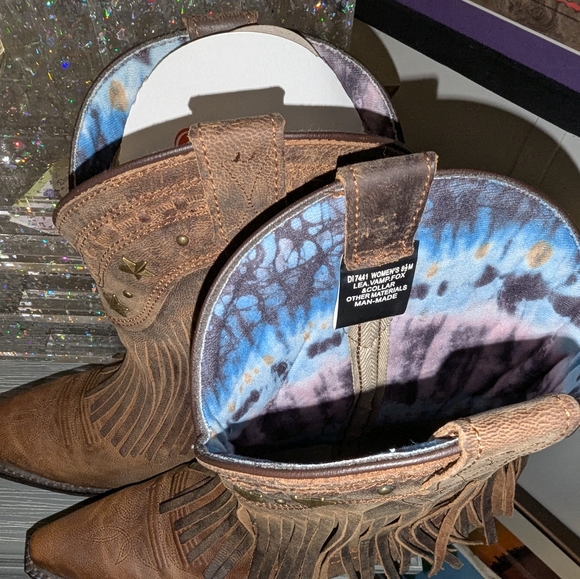 NOS NWOB BROWN LEATHER & BRASS TONE STARS FRINGE BOOTS - Picture 7 of 13